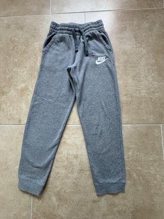 Nike teplaky sede 137-147, nike,146