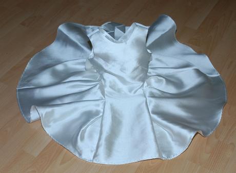 Společenské slavnostní dívčí šaty družička, 104