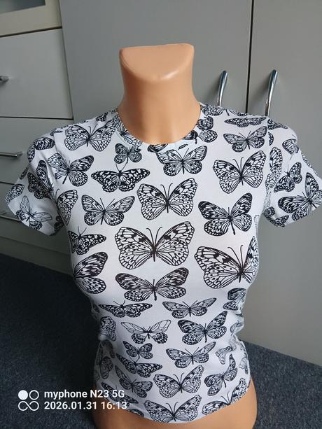 Tričko motýlci zn."bershka" vel."s", bershka,s