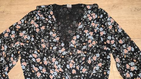 Krásné šaty divided vel. 34, xs