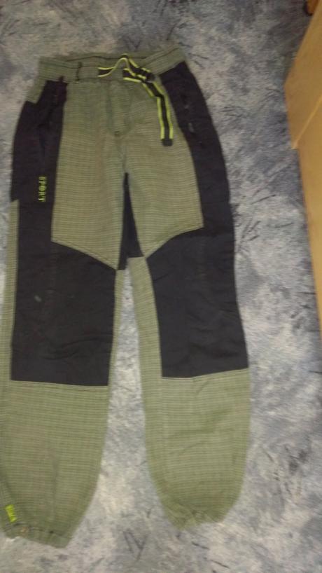 Kalhoty neverest a pláťáky, 140