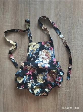 Dívčí letní laclové šortky / body 6-9m, vel. 68-74, 68