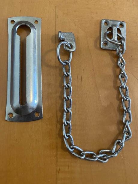 Bezpečnostní řetěz ke dveřím, 