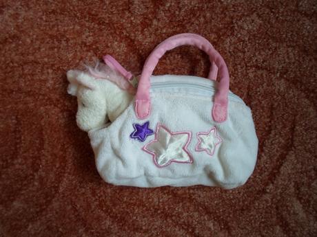 Bílý jednorožec v kabelce, 