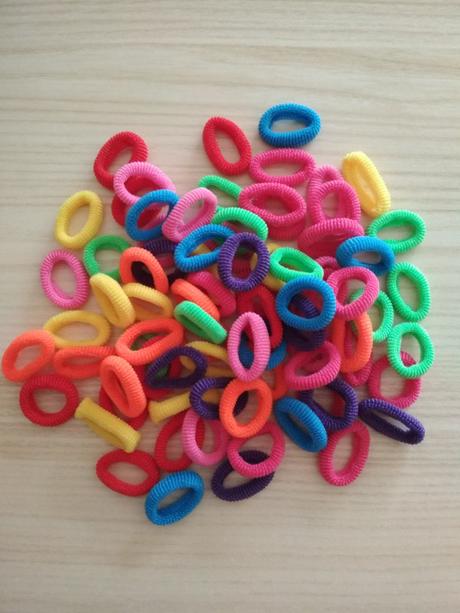 80 ks gumičky do vlasů, ϕ 1,5 cm,