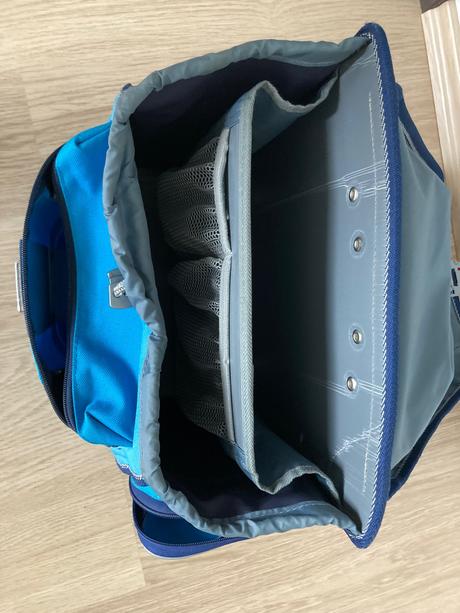 2x aktovka - první stupeň, 