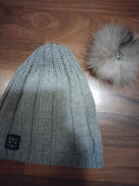 Čepice s odnímatelnou bambuli, 