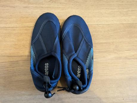 T406   boty do vody aress vel. 36, 36