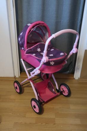 Kočárek pro panenky,