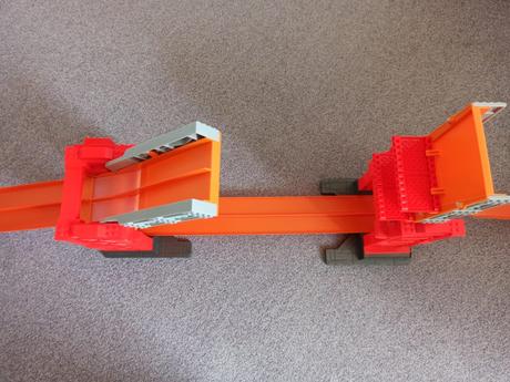 Hot wheels track builder padací most, 
