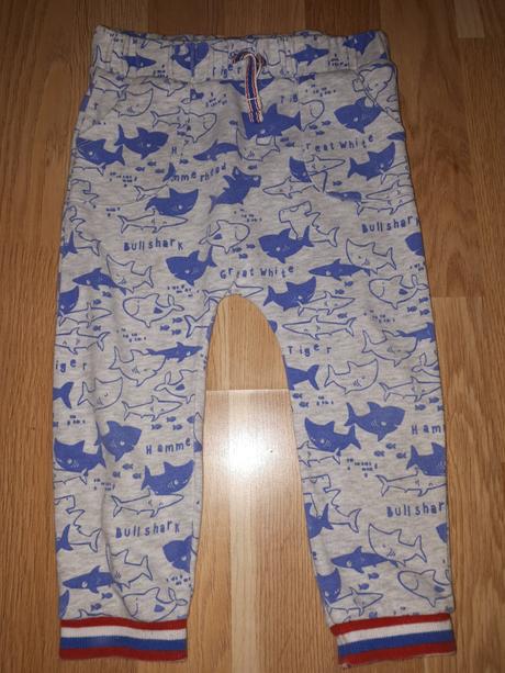 Tepláky se žraloky vel. 86, tu,86