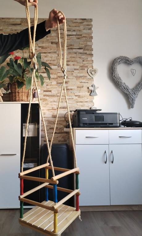 Celodřevěná dětská houpačka, 