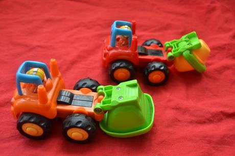 2x vyklápěcí autíčka, 