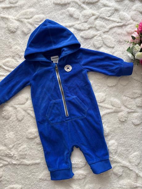 Krásný semiš.overal značkový - v.3/6 měs., converse,68