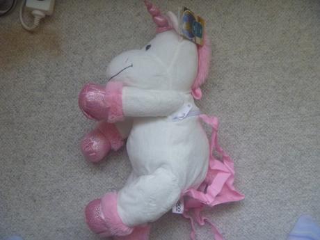 Nový plyšový batoh jednorožec,