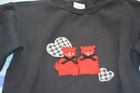 128 134 černá mikina, tunika s kanýry, 128