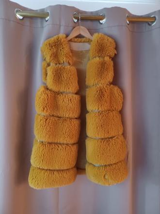 Chlupatá vesta s-l, m