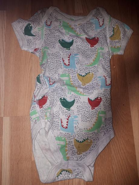 Šedá body s dinosaury v. 98, marks & spencer,98