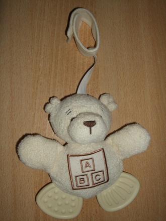 Macík abc na zavesenie cca 16 cm,