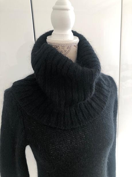 Moherovy svetr cerny s rolakem, h&m,s