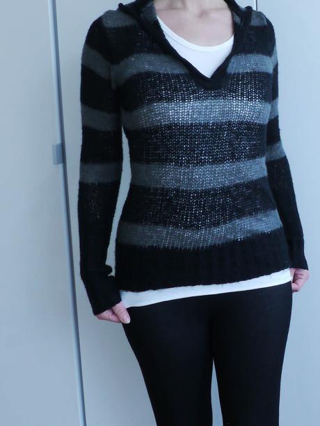 Cerno-sedy svetrik s kapucou vel. xs, c&a,xs