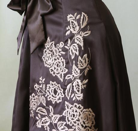 Hnědé korzetové šaty s výšivkou vero moda vel.s, vero moda,s