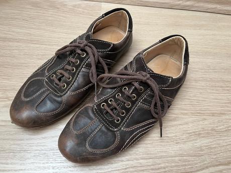 Celokožené botky, 39