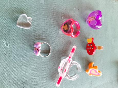 Dětské prstýnky barevné, pirátský prstýnek fialový, 