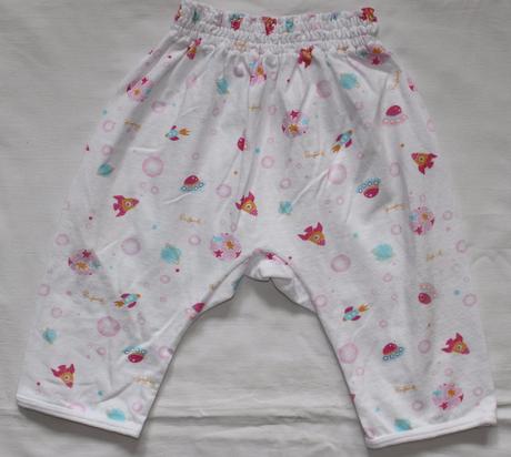 V267. spodní díl pyžama 3-6 měs., 68