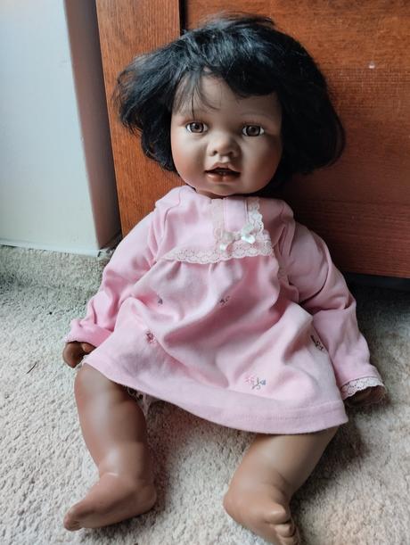 Porcelánová panenka mulatka značená, 