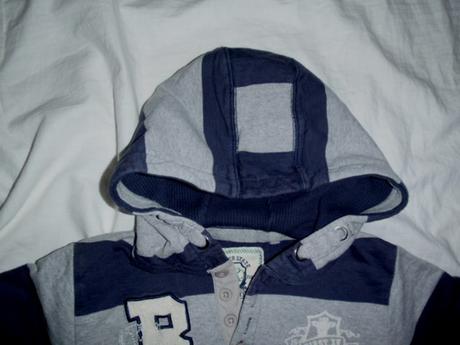 Pěkná silnější pruhovaná mikča od nextíku, next,122