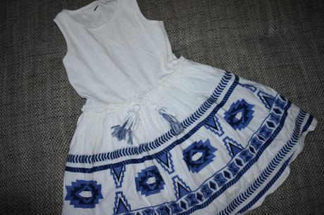 Bílé, slušivé šaty next, kol 2017 s výšivkou, 122, next,122