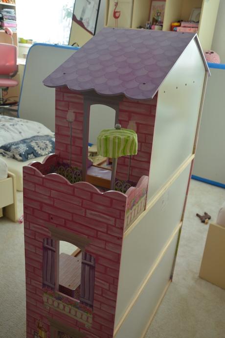 Domeček pro panenky kidkraft, i pro barbie,