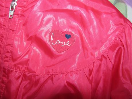 Přechodná pončo bunda s kapucí z části nepromokav, 98