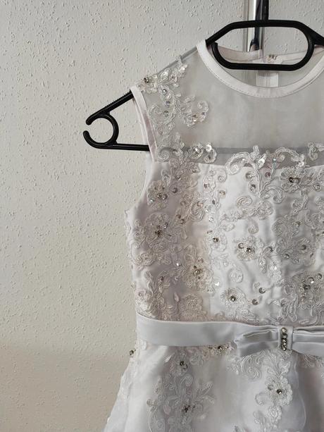 Sváteční princeznovské šaty,