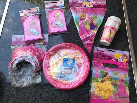 Princezny party narozeniny oslava-pozvanky, girlan, 