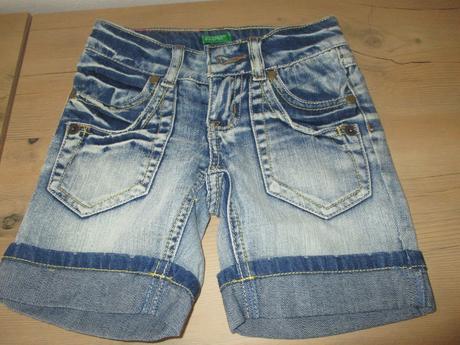 Šortky, benetton,104