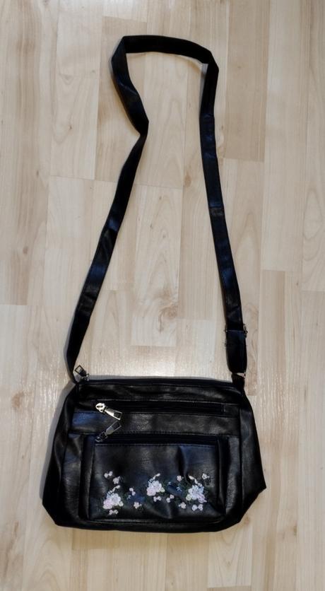 Nová dámská kabelka s výšivkou,