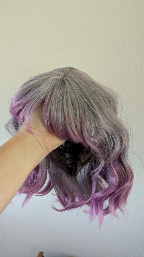 Ka772 paruka luxiremi krátká s ofinou fialová 30cm,