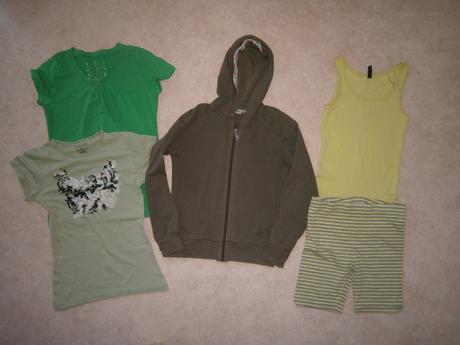 Kraťasy + 2 x tričko+tílko+miki,vel. 152,cena celk, 140–152
