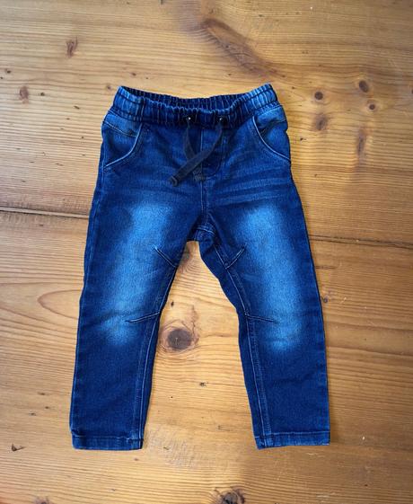 Tmavě modré jemné rifle, lupilu,98