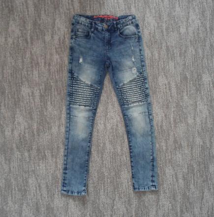 Modré kalhoty rifle džíny, chapter young,158