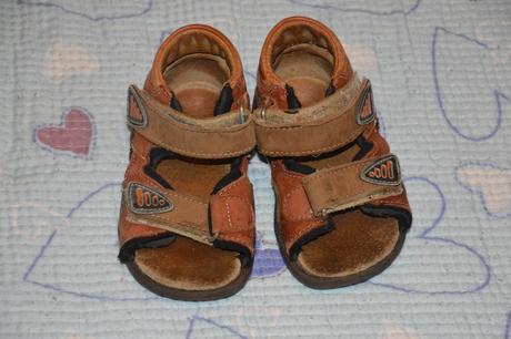 Hnědé kožené sandálky , essi,22