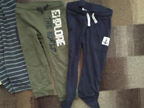 4ks tepláky, lupilu,86