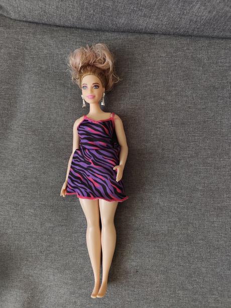Barbie plnoštíhlé mattel.cena za kus., 