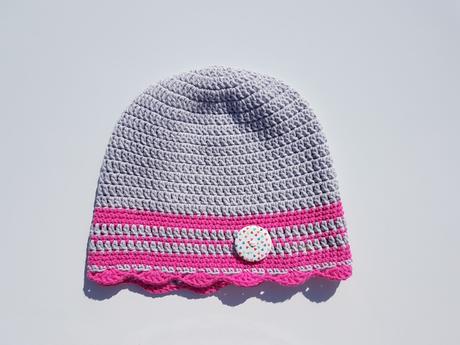 P32	dívčí háčkovaná čepice srdíčka vel. 50-52 cm, 110