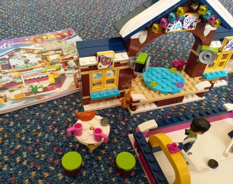 Lego friends 41322 - snow resort ice rink,