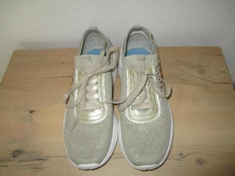 Tenisky, baťa,38