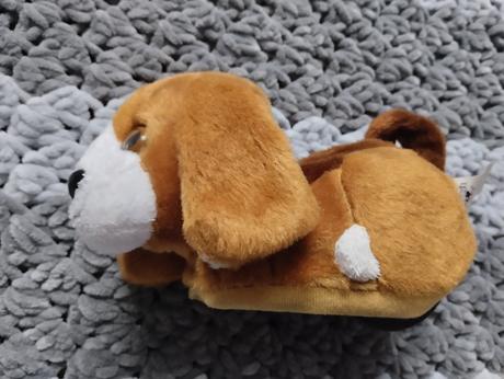 Pejsek jezdící vydávající zvkuky, 