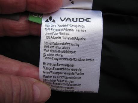 Dámská černá prošívaná bunda s kapucí vaude, m